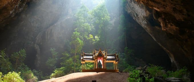 The 14 Most Beautiful Underground Caves Anyone Can Visit
