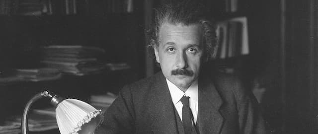 10 Enlightening Albert Einstein Books
