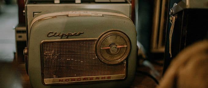 photo of a vintage radio