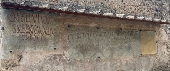 pompeii graffiti featured image