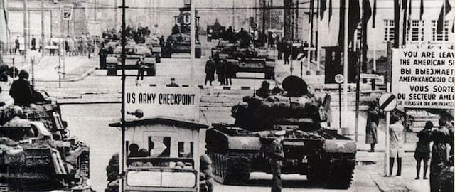 Checkpoint Charlie: That Time American and Soviet Tanks Faced Off in a Divided Berlin
